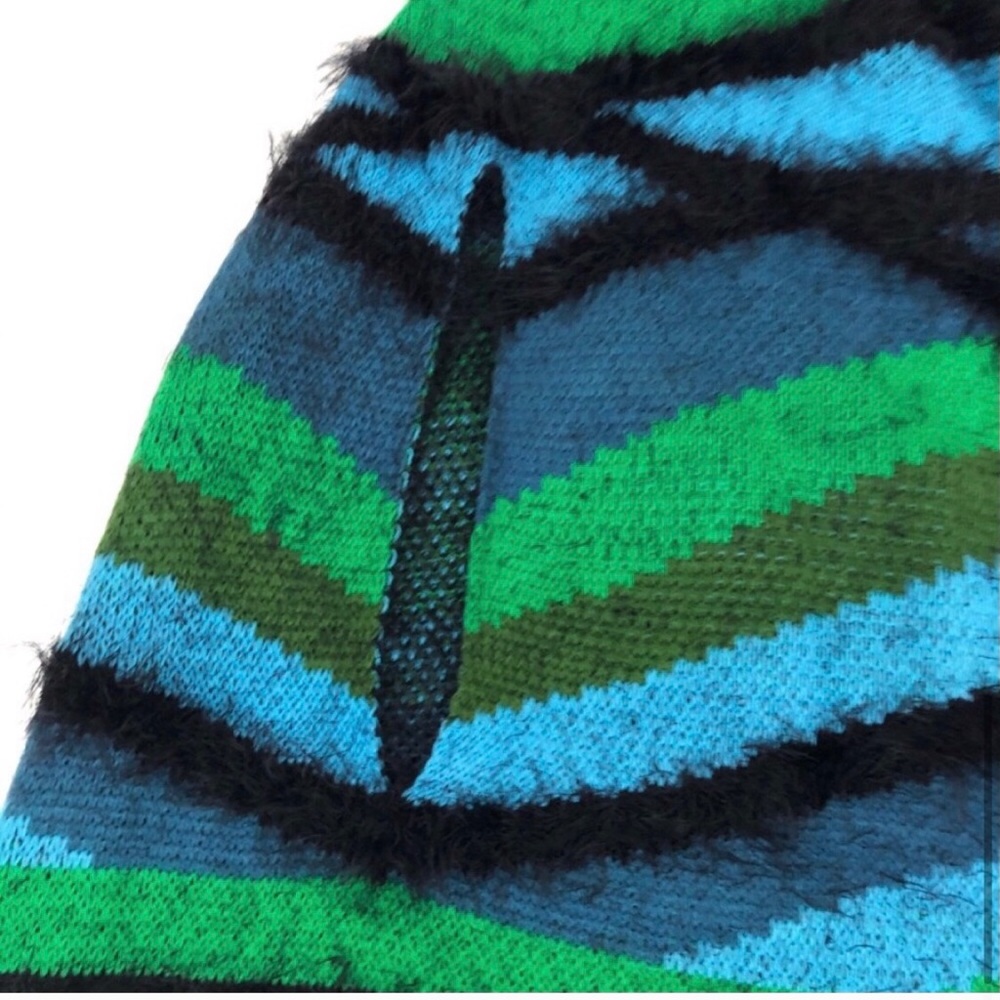 Vertigo Cozy Shawl Cape Poncho Shrug Sweater Fringe NEW Size Small Medium - Picture 10 of 10